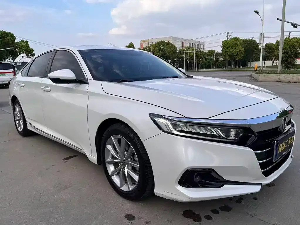 Honda Accord — фото 10