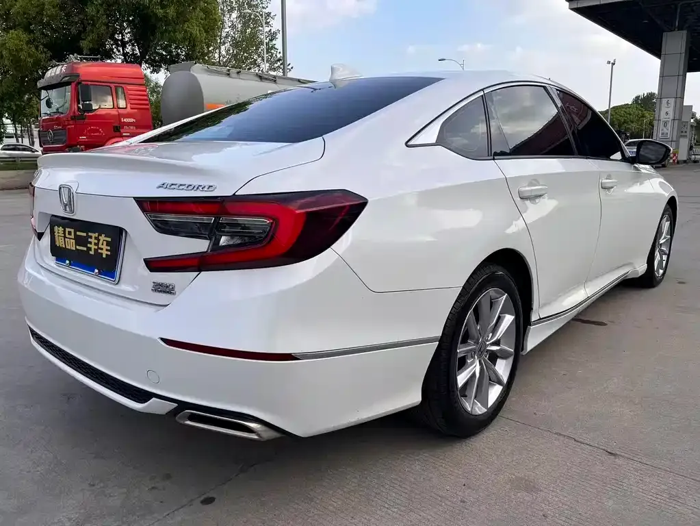 Honda Accord — фото 6