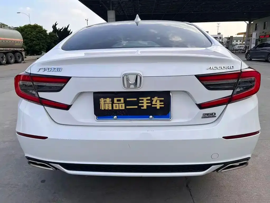 Honda Accord — фото 9