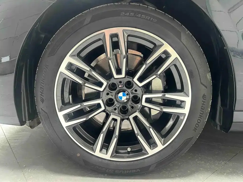 BMW 5 Series — фото 2