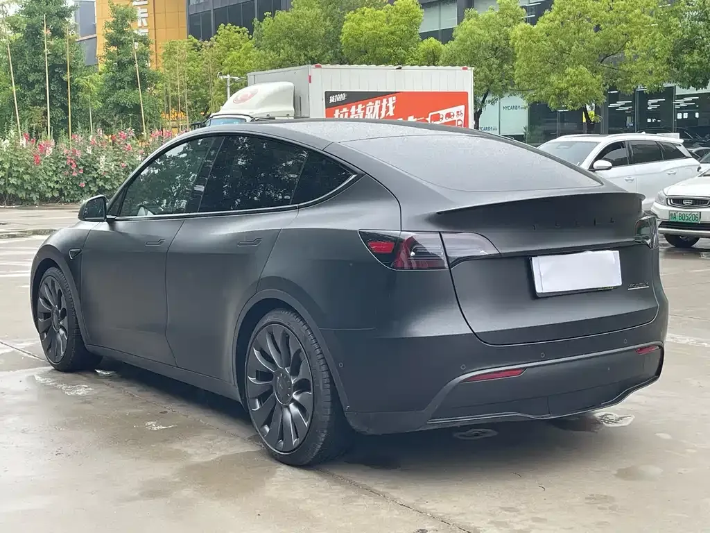 Tesla Model Y — фото 4