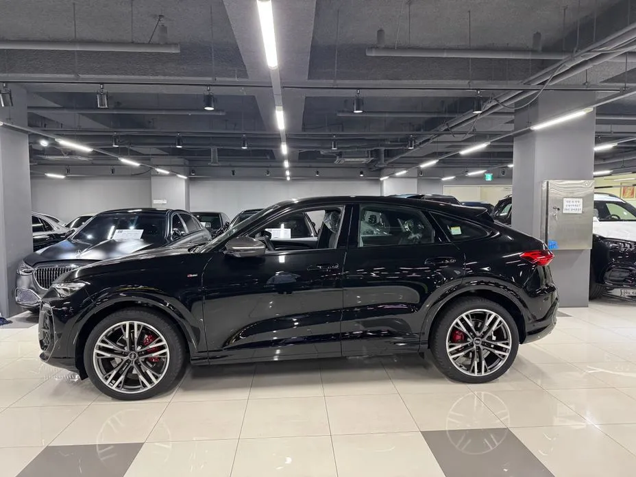 Audi Q5 2025 из KR, фото 5