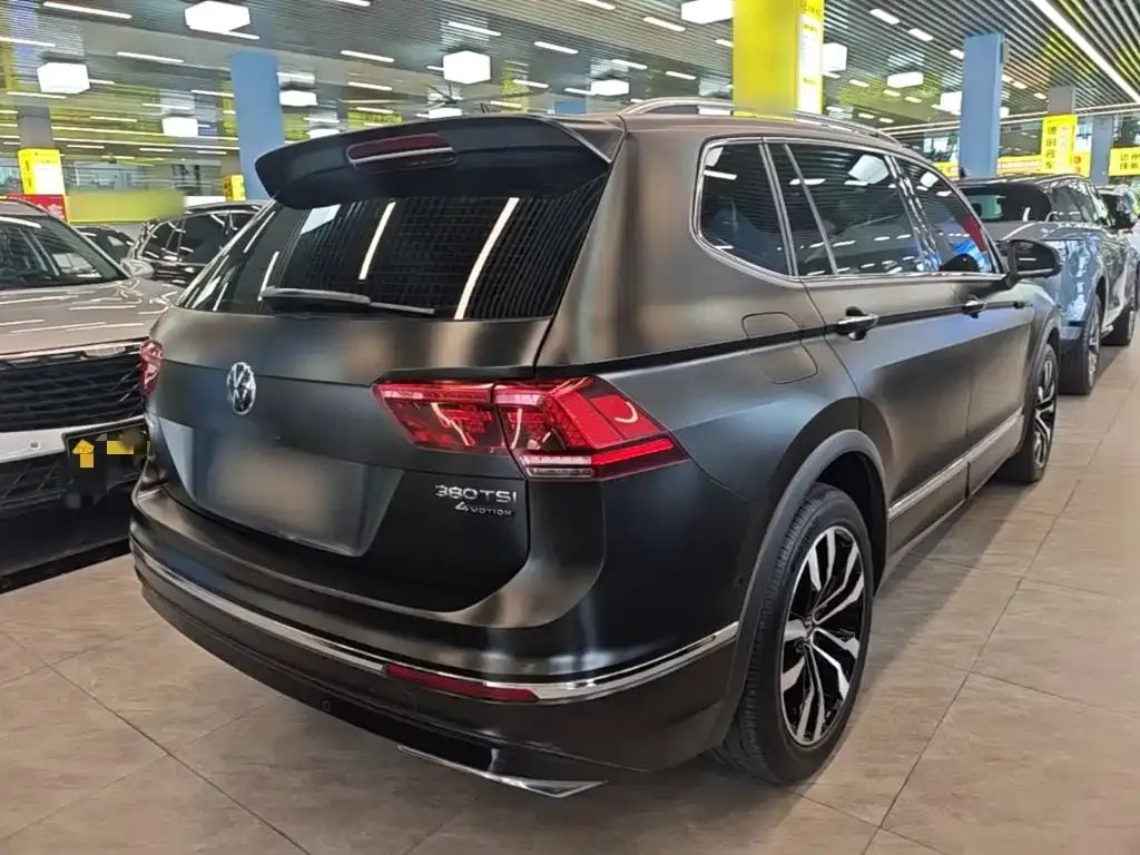 Volkswagen Tiguan L — фото 2