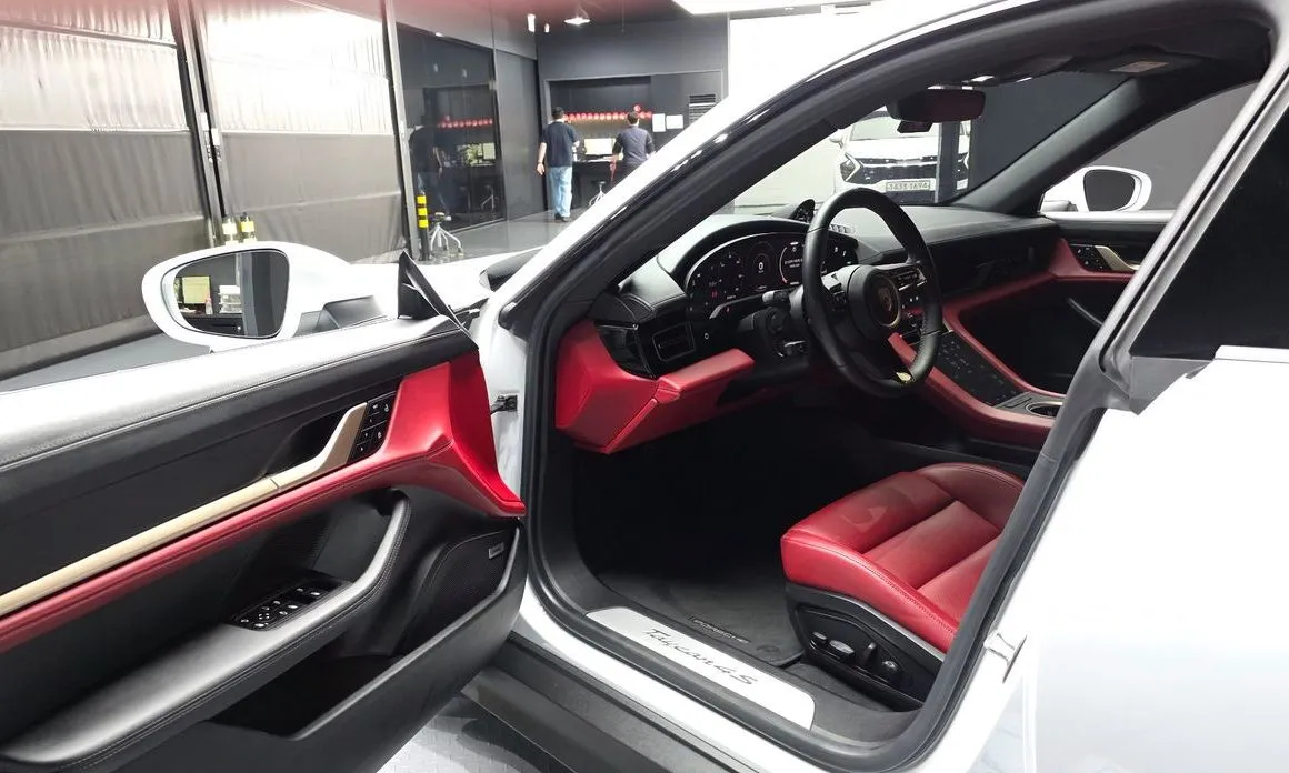 Porsche Taycan 2022 из KR, фото 8
