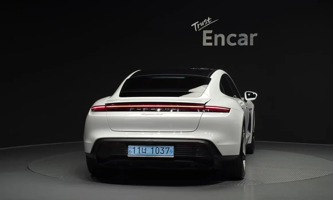 Porsche Taycan 2022 из KR, фото 5
