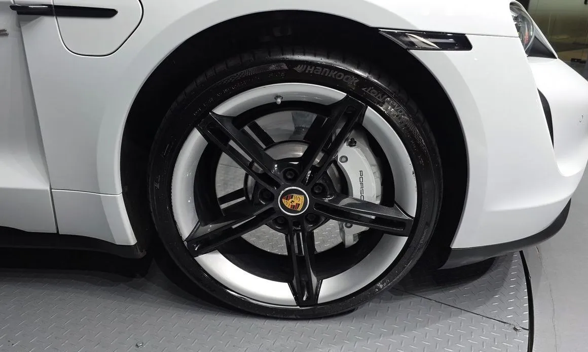 Porsche Taycan 2022 из KR, фото 6