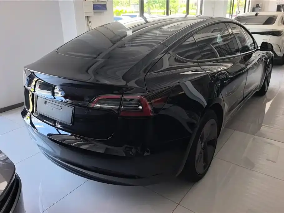 Tesla Model 3 — фото 6