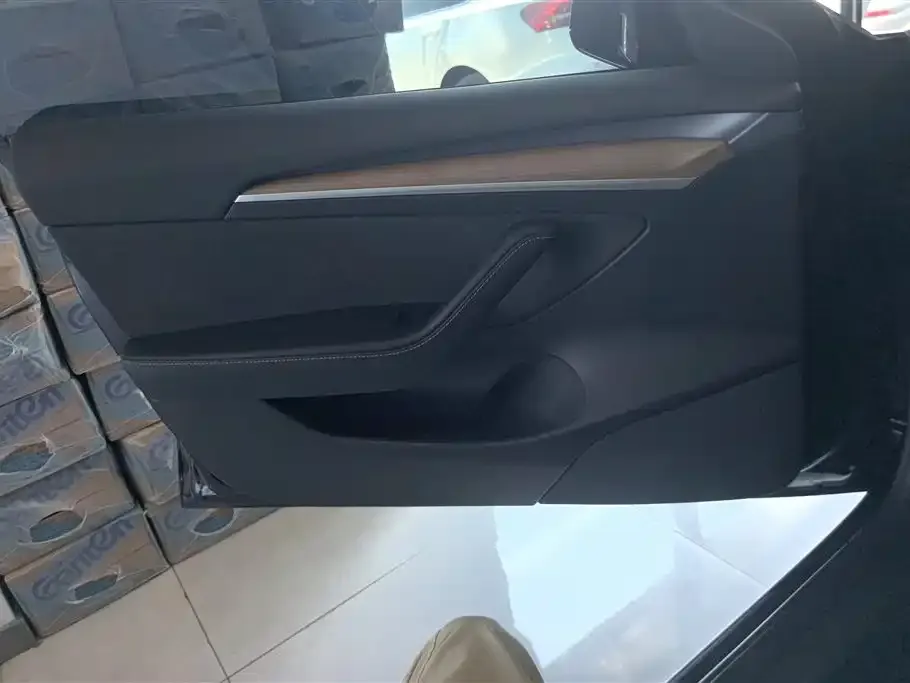 Tesla Model 3 — фото 2