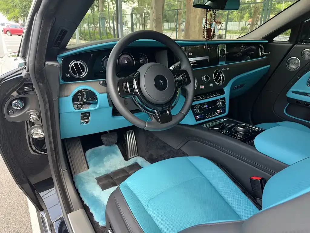 Rolls-Royce Phantom 2024 из CN, фото 3