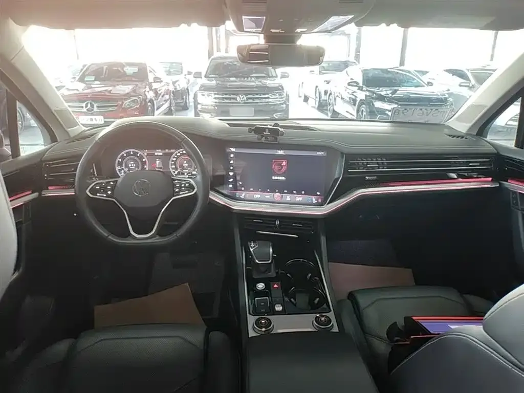 Volkswagen Touareg 2023 из CN, фото 8