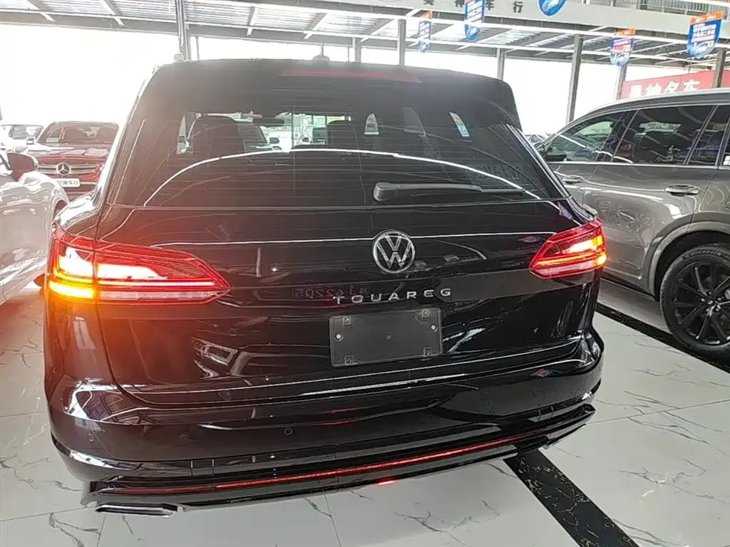 Volkswagen Touareg 2023 из CN, фото 9