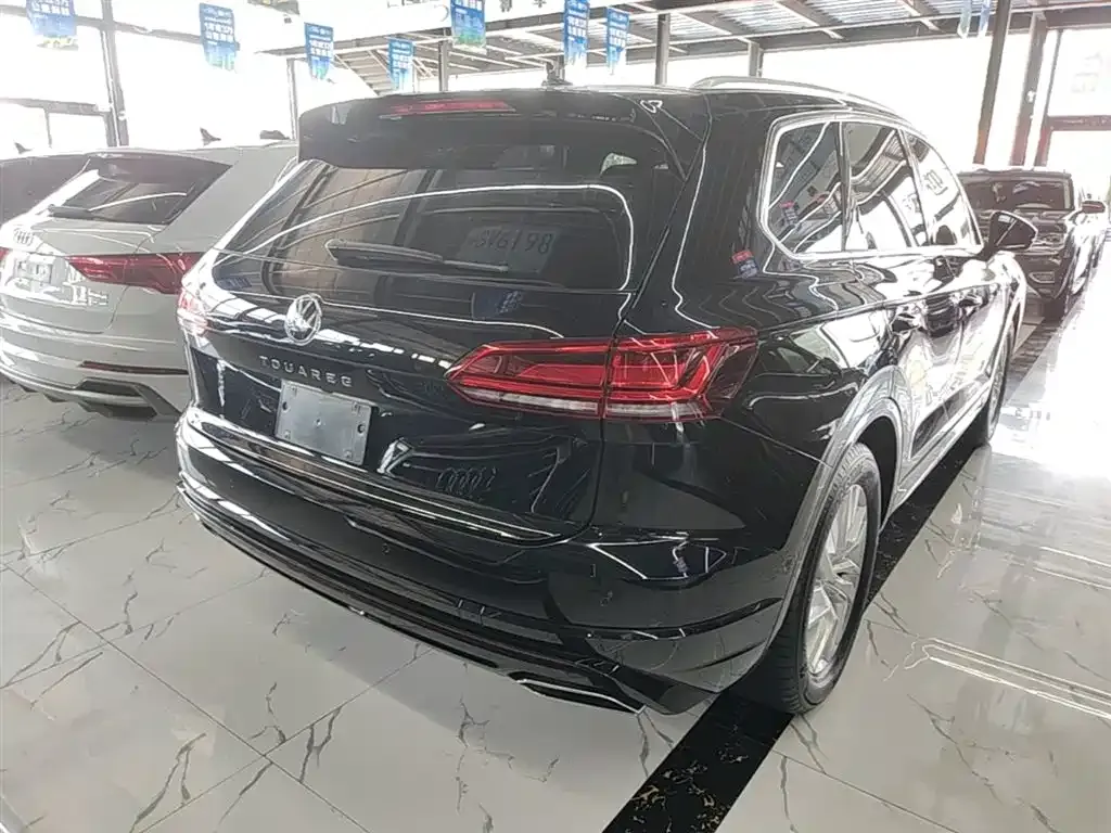 Volkswagen Touareg 2023 из CN, фото 10