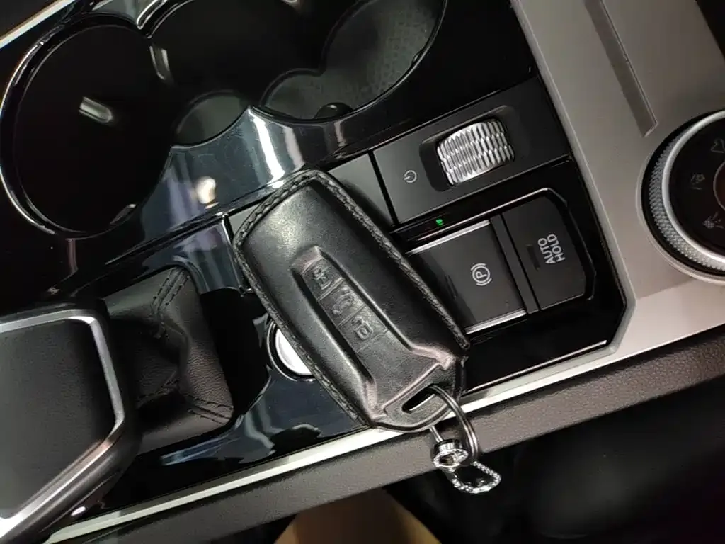 Volkswagen Touareg 2023 из CN, фото 7