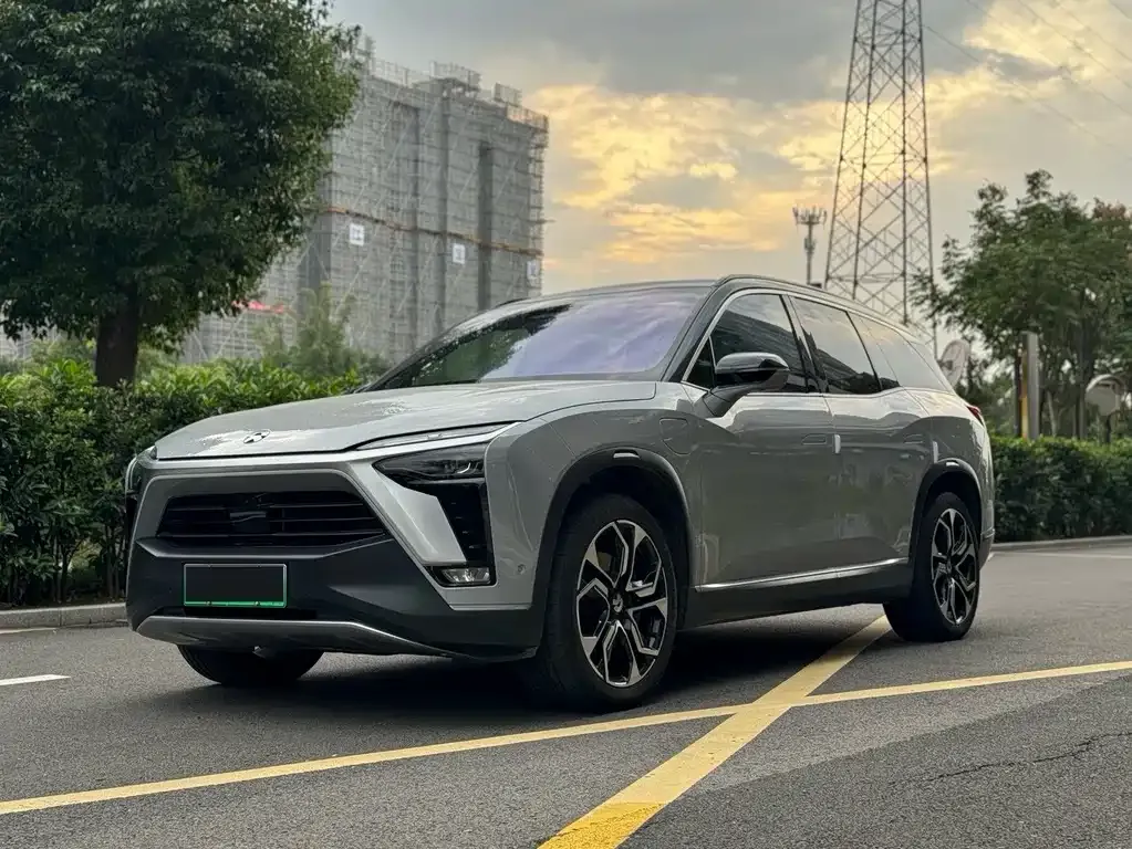 NIO ES8