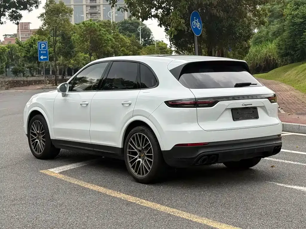 Porsche Cayenne — фото 10