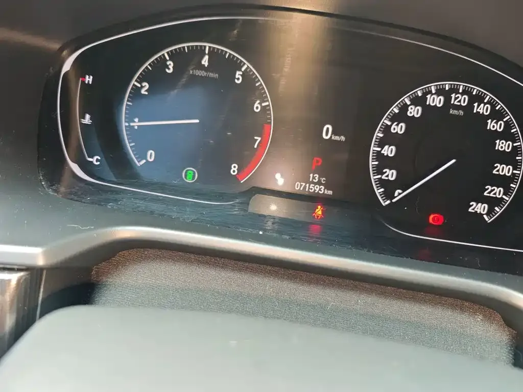 Honda Accord — фото 8