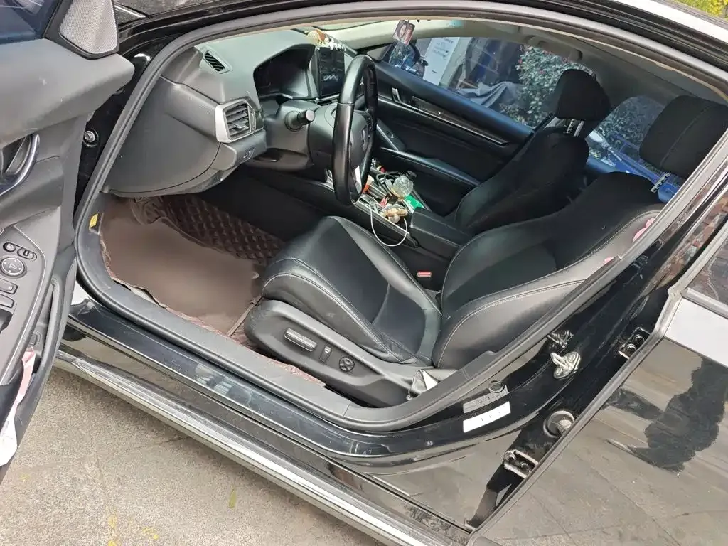 Honda Accord — фото 9