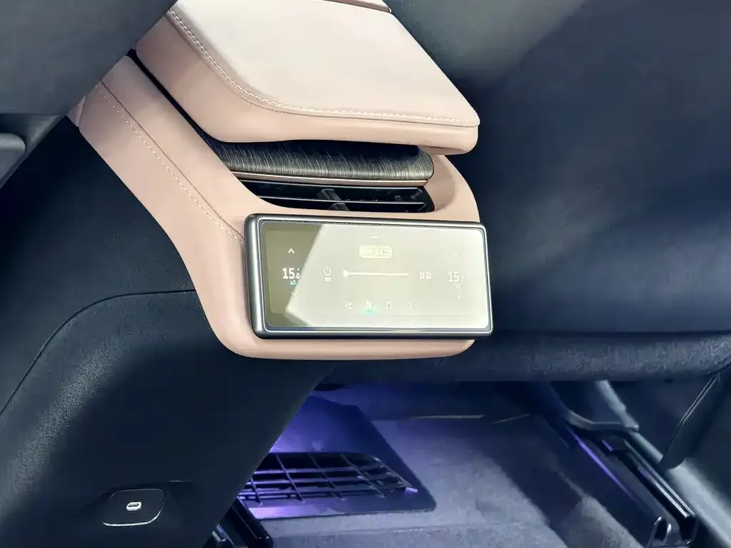 NIO EC6 — фото 3