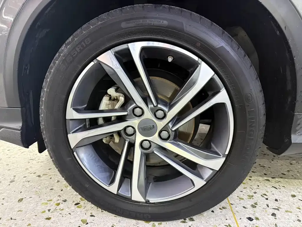Geely Binyue 2022 из CN, фото 2