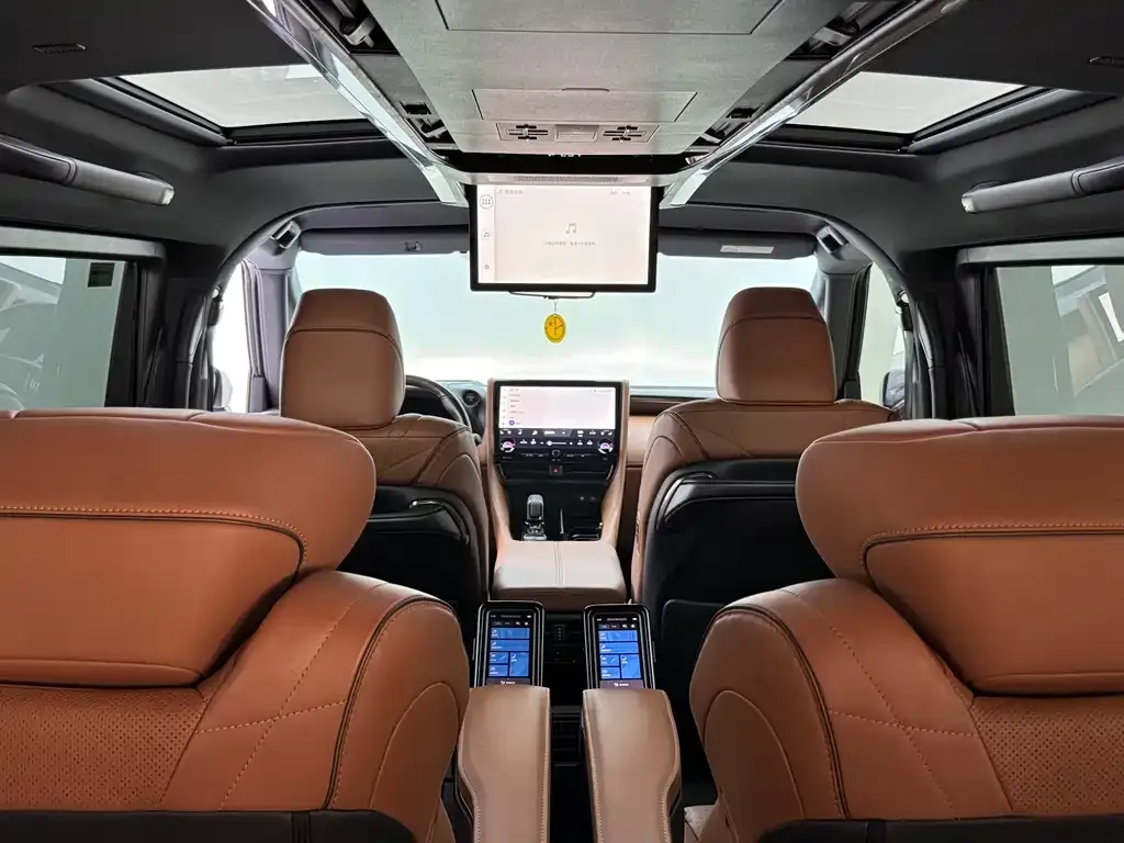 Toyota Vellfire — фото 10