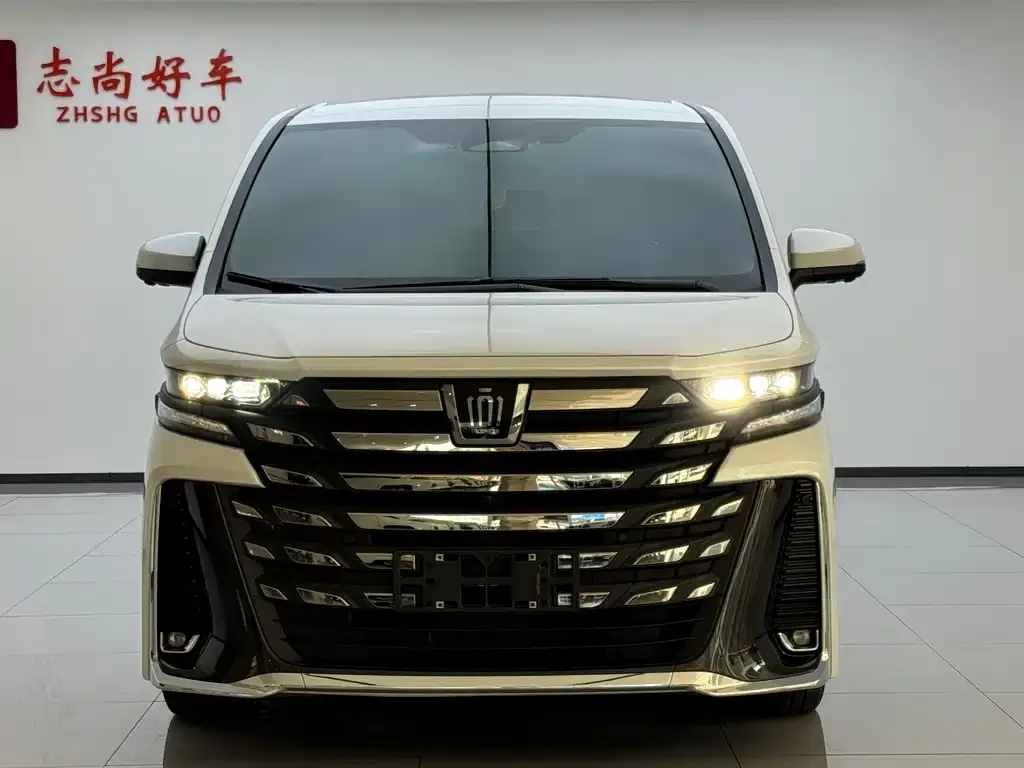 Toyota Vellfire — фото 9