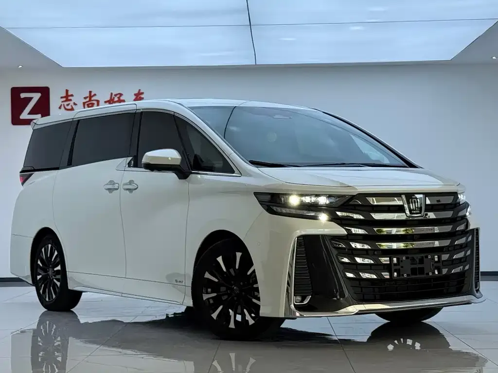 Toyota Vellfire — фото 4