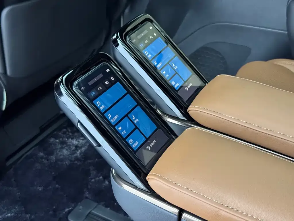 Toyota Vellfire — фото 6