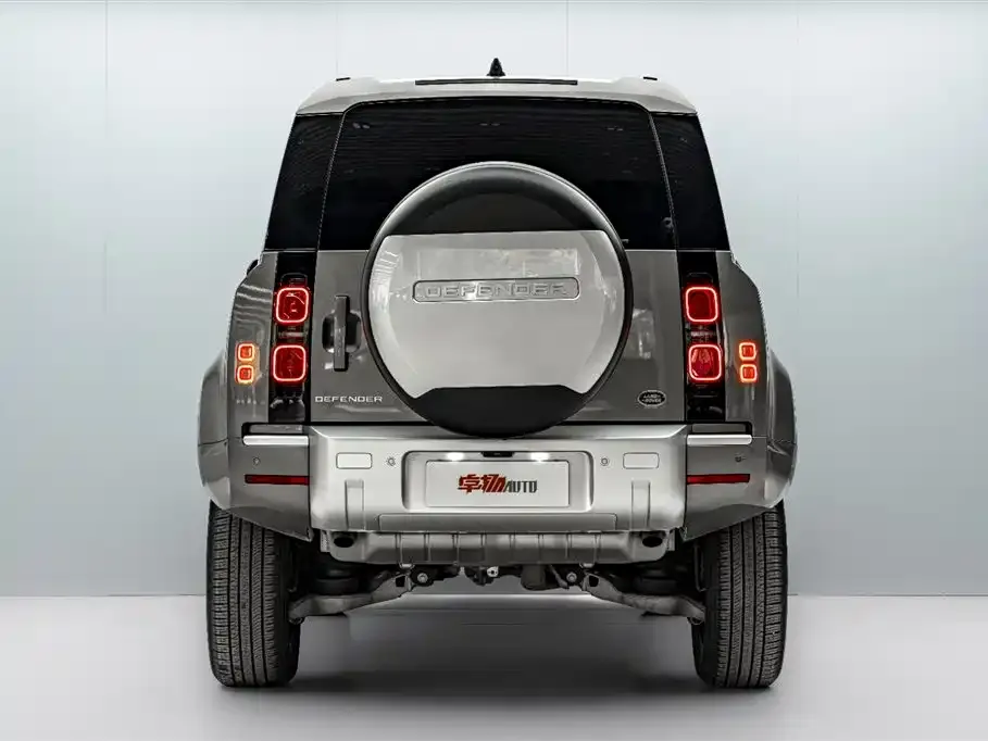 Land Rover Defender — фото 6