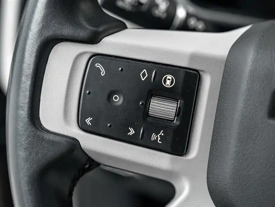 Land Rover Defender — фото 10