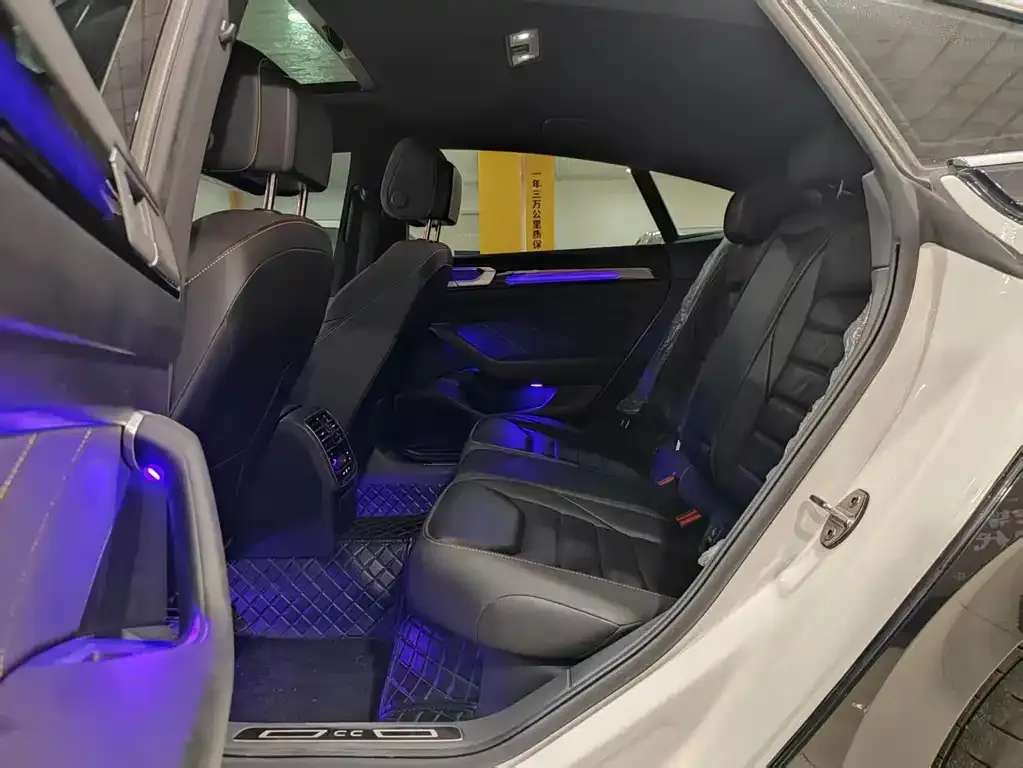 Volkswagen CC 2024 из CN, фото 4