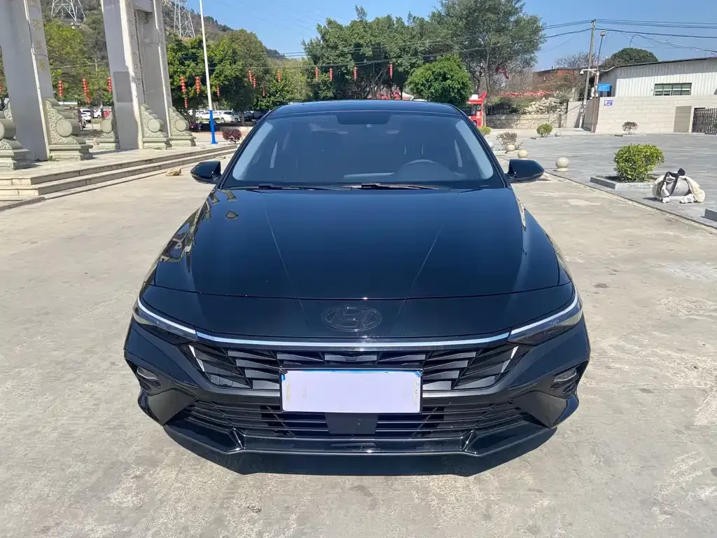 Hyundai Elantra — фото 10