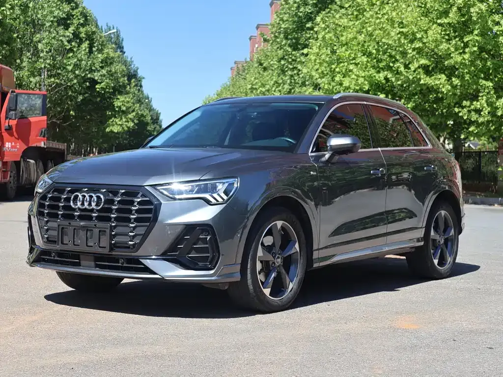 Audi Q3 — фото 1