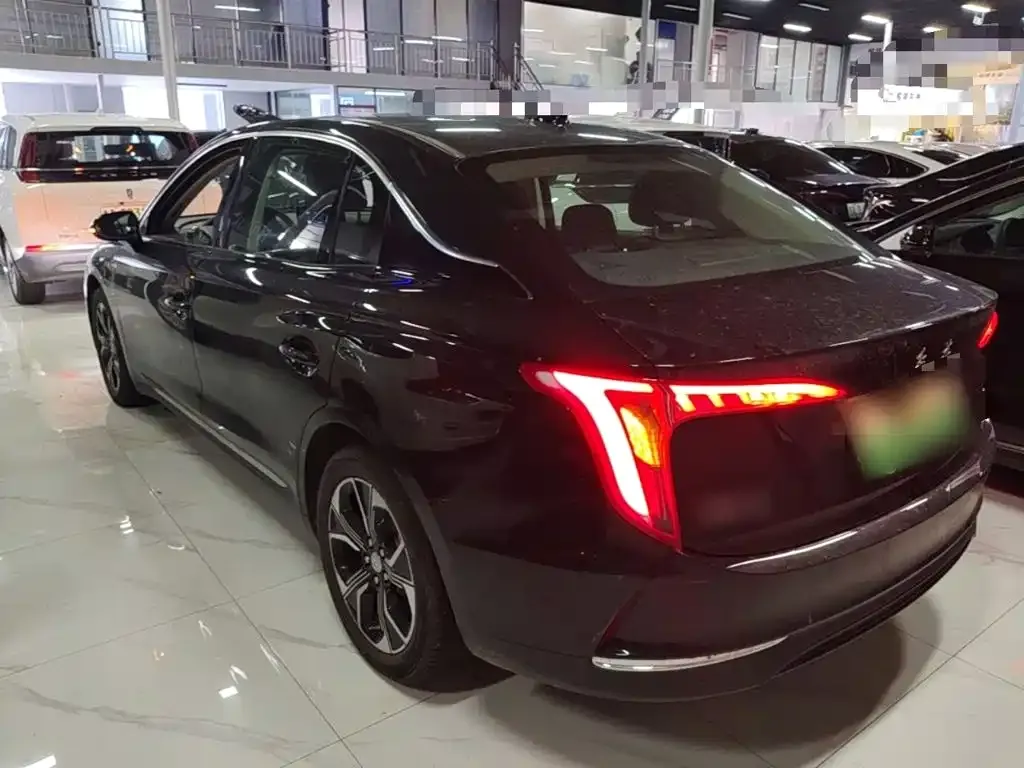 Hongqi E-QM5 2024 из CN, фото 7