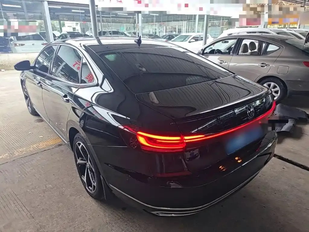 Volkswagen Passat — фото 8