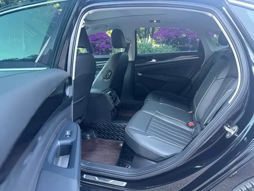 Volkswagen Passat — фото 10