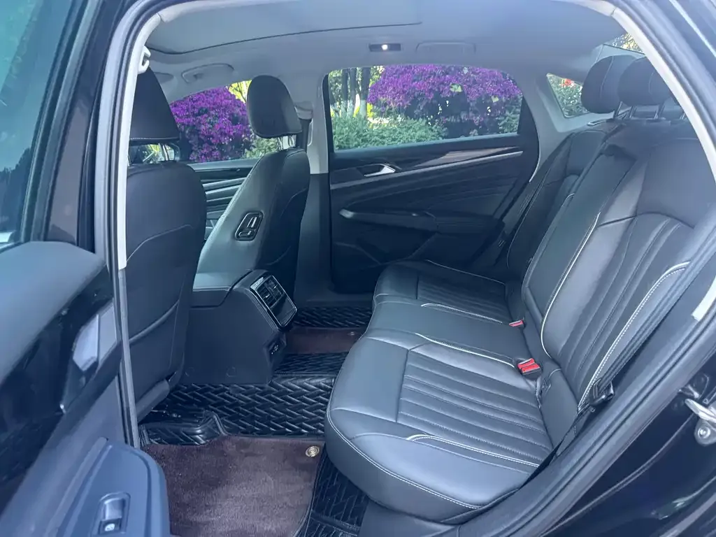 Volkswagen Passat — фото 4