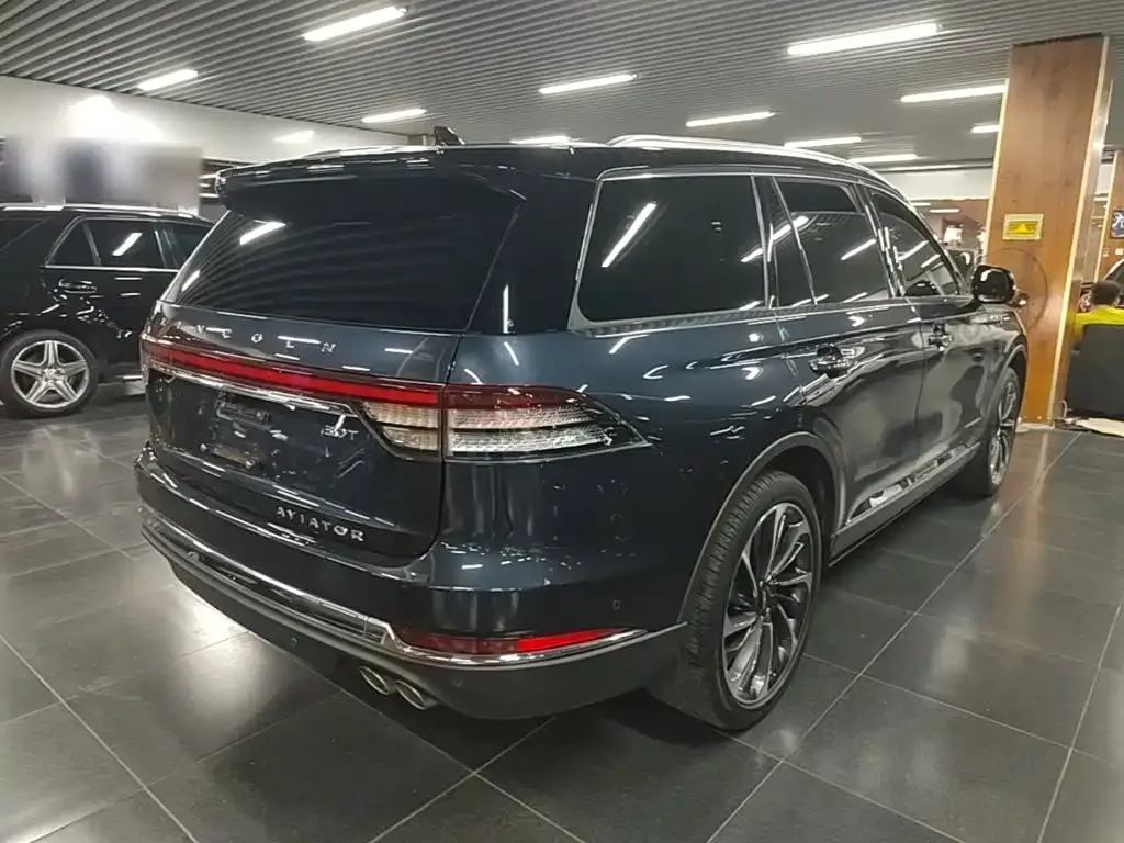 Lincoln Aviator — фото 10