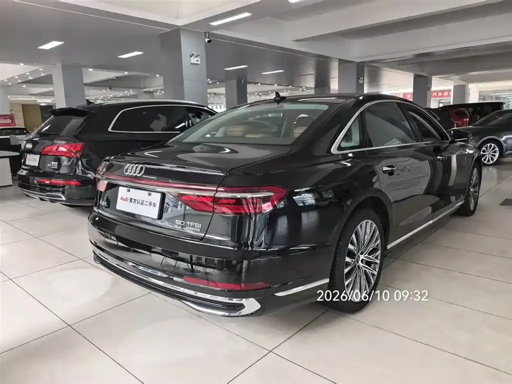 Audi A8 — фото 9
