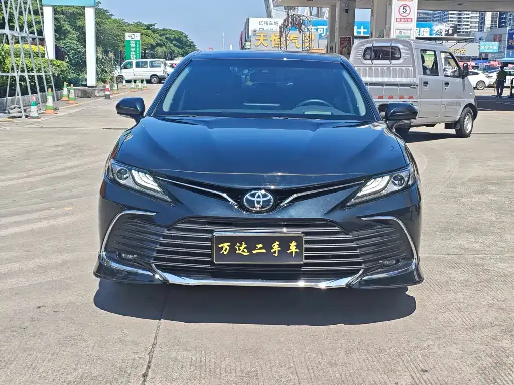 Toyota Camry — фото 4