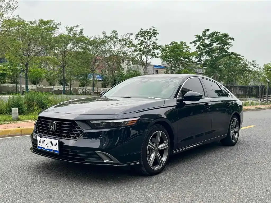 Honda Accord — фото 1