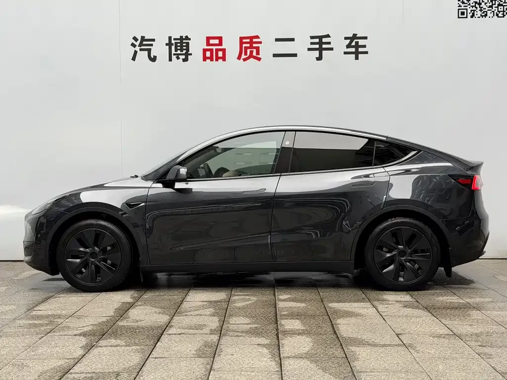 Tesla Model Y — фото 8