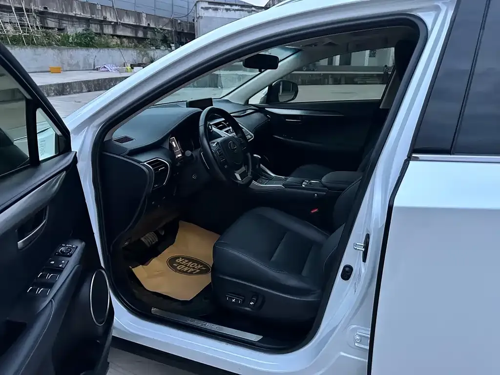 Lexus NX 2021 из CN, фото 2