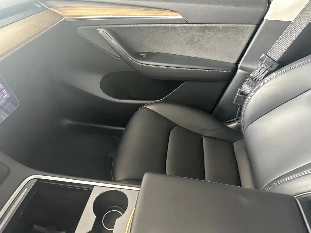 Tesla Model Y 2022 из CN, фото 8