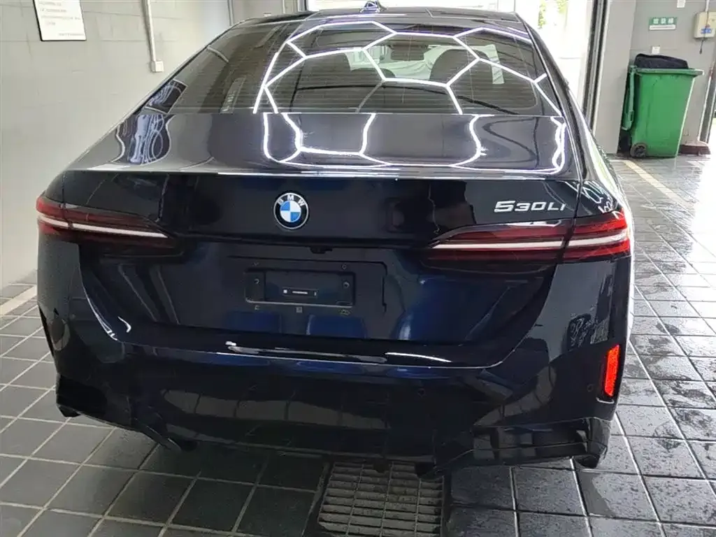 BMW 5 Series — фото 10
