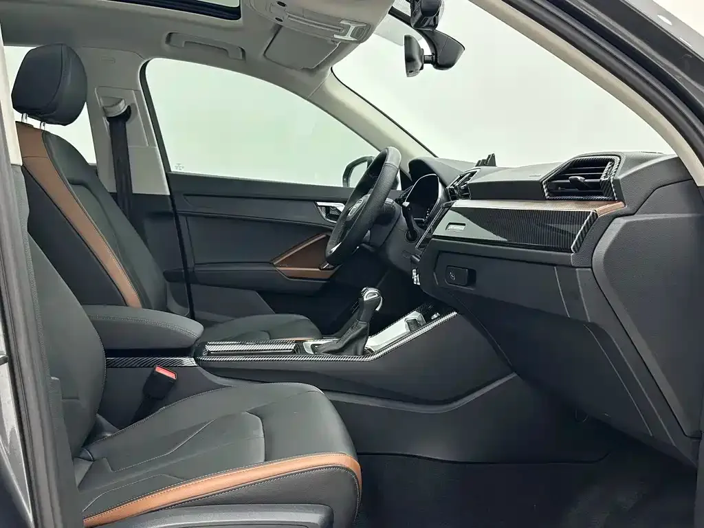 Audi Q3 — фото 10