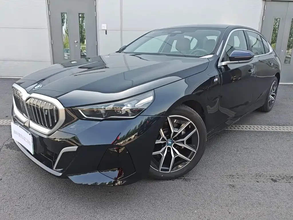 BMW i5