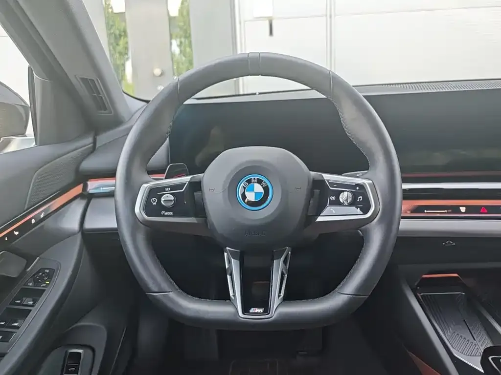 BMW i5 2025 из CN, фото 3