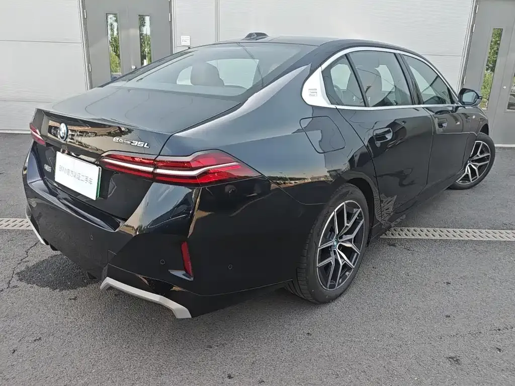 BMW i5 2025 из CN, фото 5