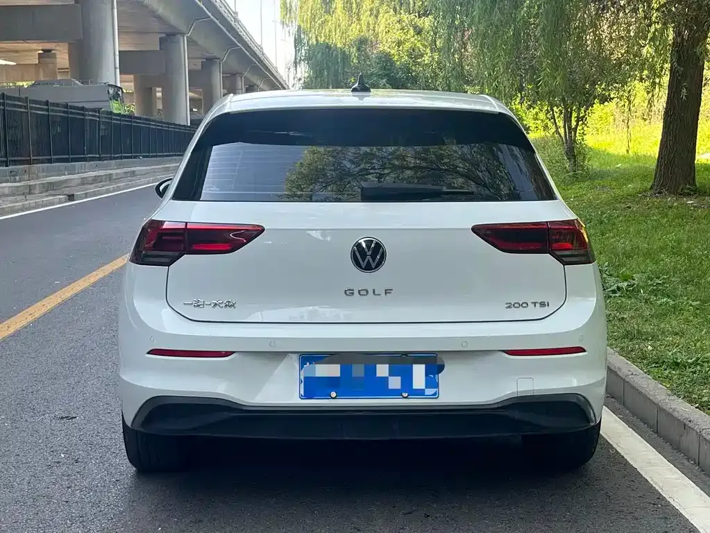 Volkswagen Golf 2023 из CN, фото 9