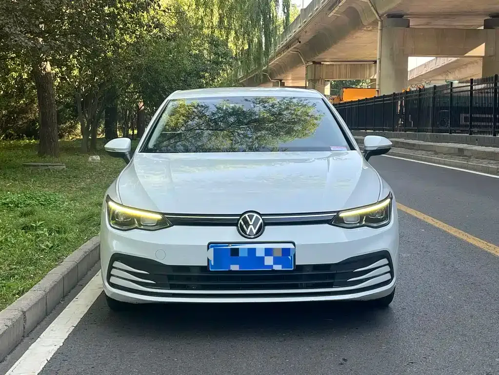 Volkswagen Golf 2023 из CN, фото 4